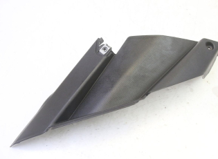 CACHE SOUS SELLE GAUCHE