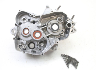 CARTER MOTEUR DROIT