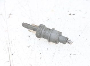 CONTACTEUR FEU STOP GAUCHE