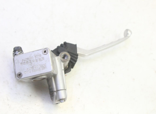 MAITRE CYLINDRE AVANT