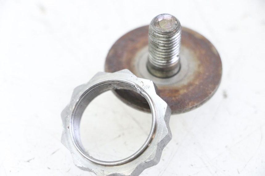 photo de SPROCKET OUTPUT SHAFT NUT HONDA CB R 1000 (2018 - 2023)