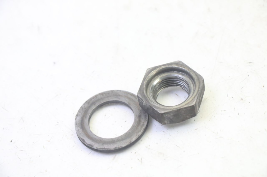 photo de SPROCKET OUTPUT SHAFT NUT SUZUKI DL V STROM 1000 (2002 - 2007) - Zoom on usage condition