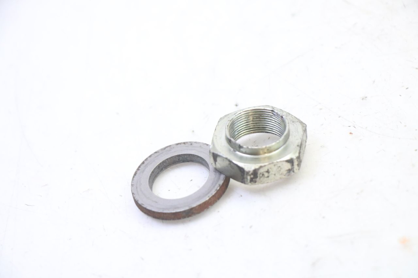 photo de SPROCKET OUTPUT SHAFT NUT YAMAHA FZ6 FAZER S2 600 (2007 - 2011)