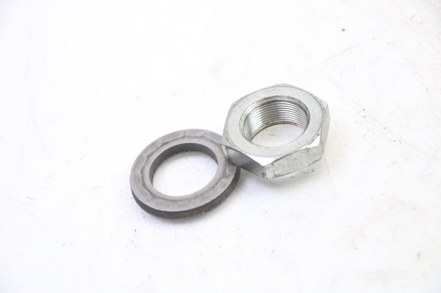 photo de SPROCKET OUTPUT SHAFT NUT YAMAHA XJ6 ABS 600 (2008 - 2016)