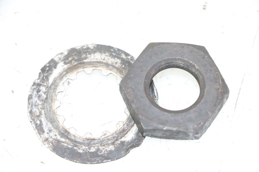 photo de SPROCKET OUTPUT SHAFT NUT YAMAHA FZS FAZER 600 (2001 - 2003)