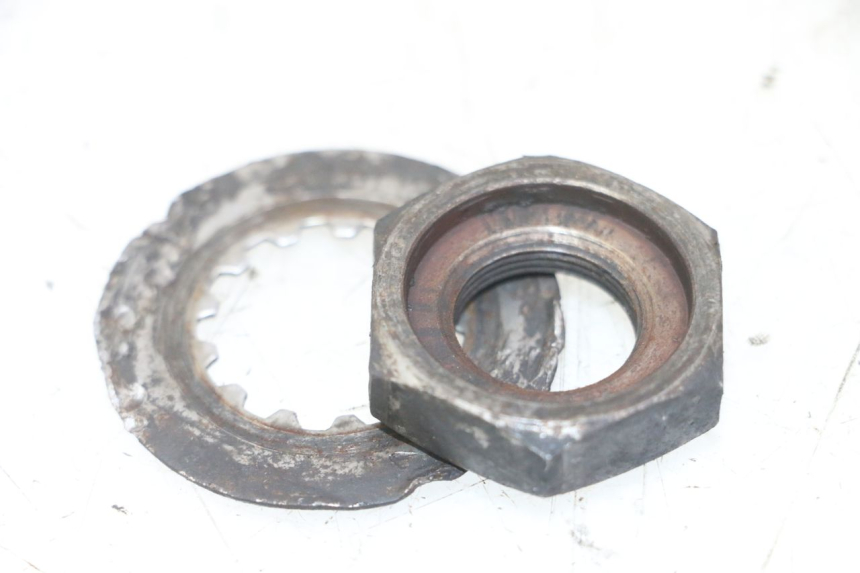 photo de SPROCKET OUTPUT SHAFT NUT YAMAHA FZS FAZER 600 (2001 - 2003)