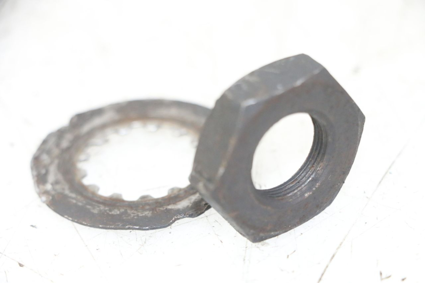 photo de SPROCKET OUTPUT SHAFT NUT YAMAHA FZS FAZER 600 (2001 - 2003)