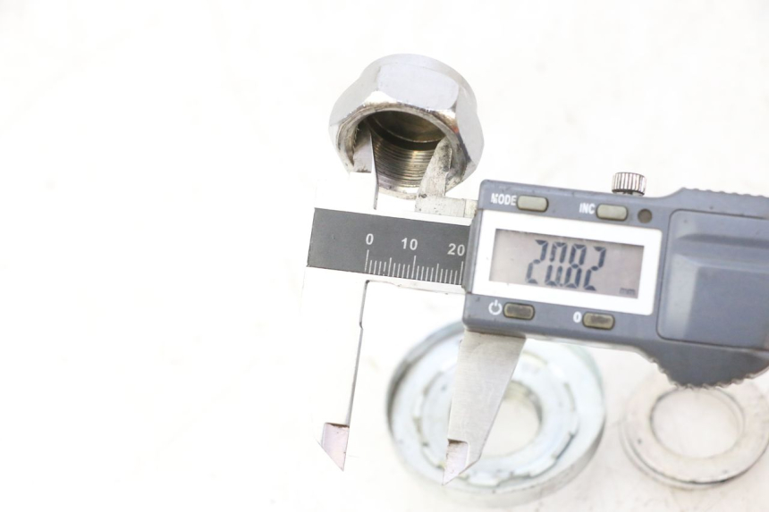 photo de FORK PINCH BOLT APOLLO RFZ 150