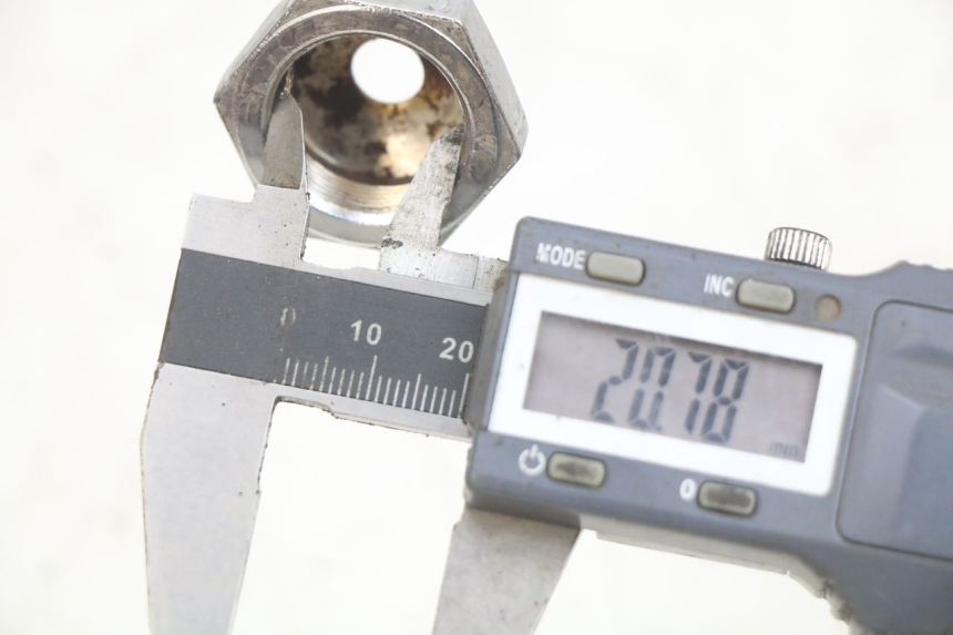 photo de FORK PINCH BOLT SUZUKI SV N 650 (1999 - 2002)