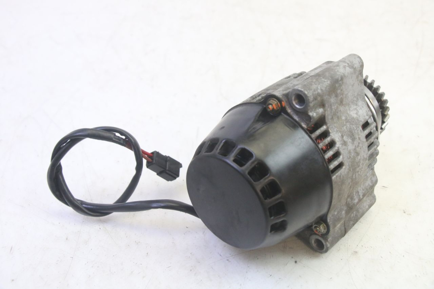 photo de ALTERNATOR SUZUKI GSF N BANDIT 600 (1996 - 1999) - Surface and material condition