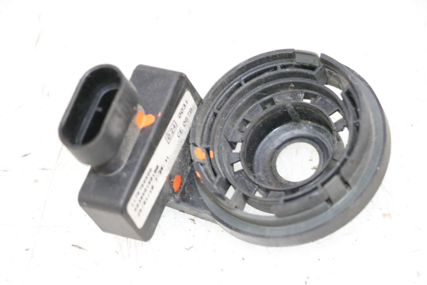 photo de TRANSPONDER ANTENNA PEUGEOT GEOPOLIS 400 (2007 - 2013) - Technical close-up