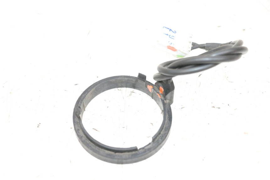 photo de TRANSPONDER ANTENNA PIAGGIO X8 125 (2004 - 2007) - Alternative perspective