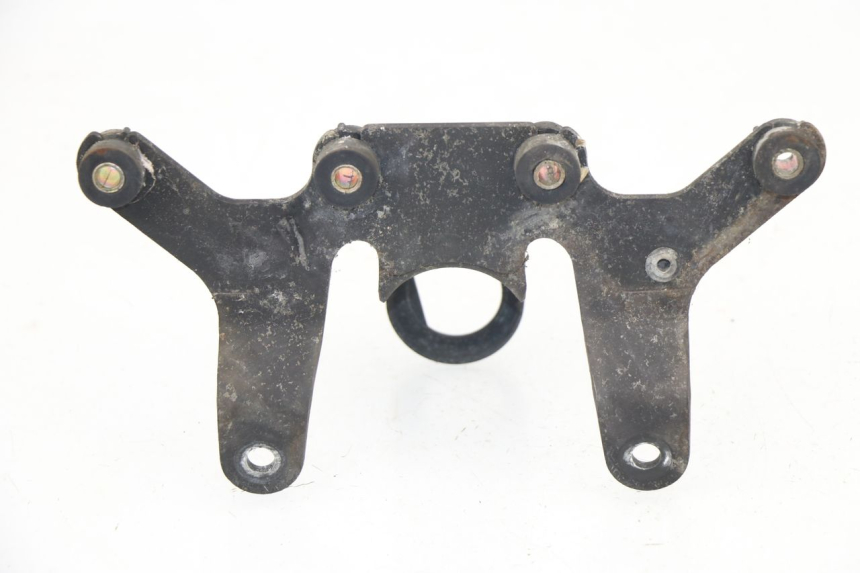 photo de SPEEDOMETER BRACKET SUZUKI GN 125 (1997 - 2000)