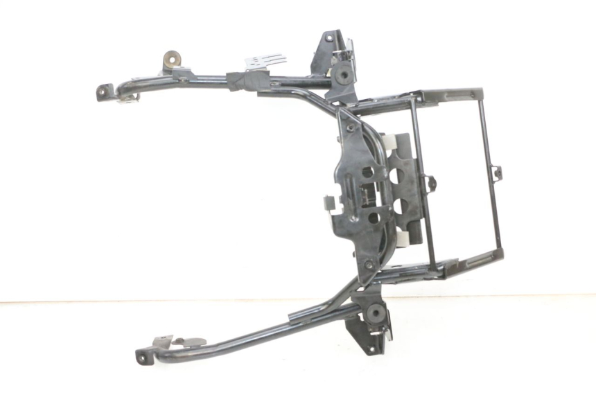 photo de FRONT FAIRING BRACKET SUZUKI BURGMAN 650 (2013 - 2020)