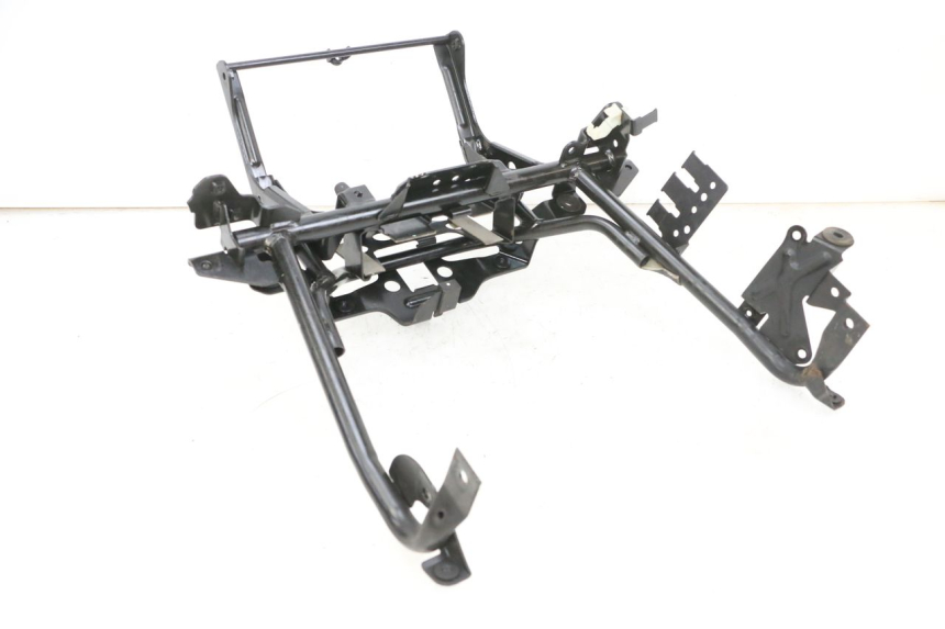 photo de FRONT FAIRING BRACKET SUZUKI BURGMAN 650 (2013 - 2020)