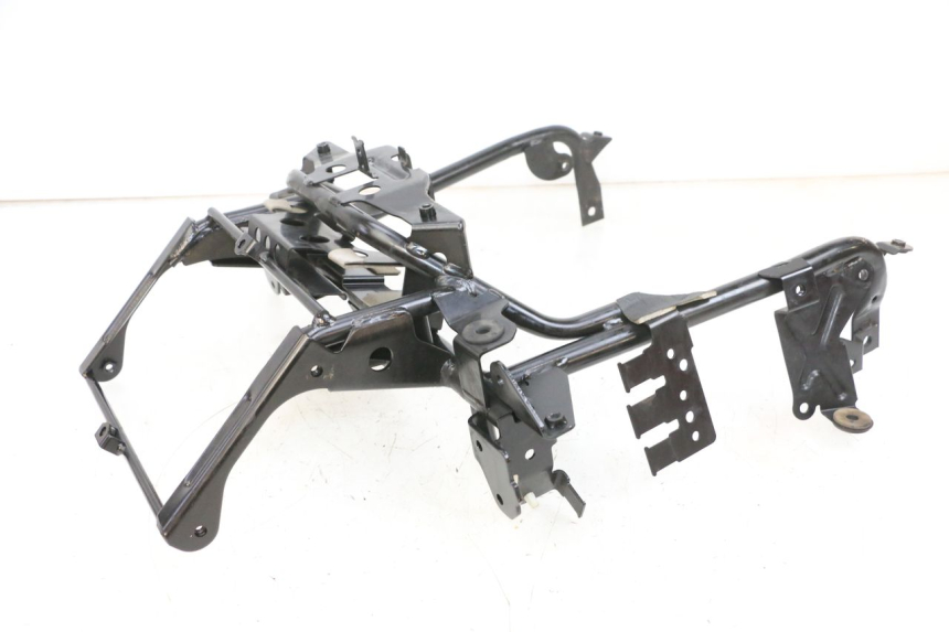 photo de FRONT FAIRING BRACKET SUZUKI BURGMAN 650 (2013 - 2020)