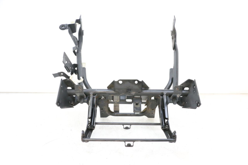 photo de FRONT FAIRING BRACKET SUZUKI BURGMAN EXECUTIVE ABS 650 (2006 - 2012) - Zoom on usage condition