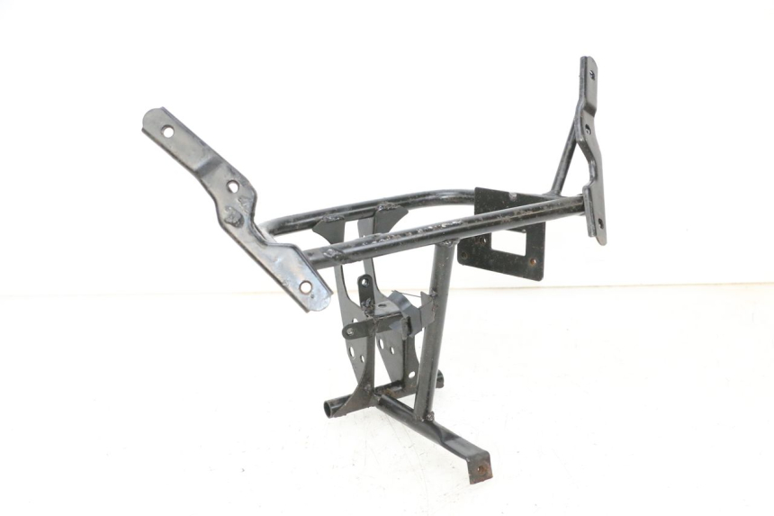 photo de FRONT FAIRING BRACKET JM MOTORS GTS 125 (2015 - 2019) - Technical close-up