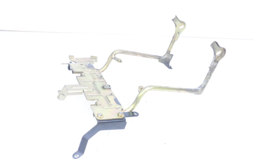 photo de FRONT FAIRING BRACKET PEUGEOT JET FORCE CARBU 50 (2003 - 2016)