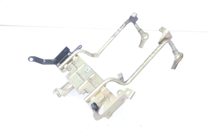photo de FRONT FAIRING BRACKET PEUGEOT JET FORCE CARBU 50 (2003 - 2016)