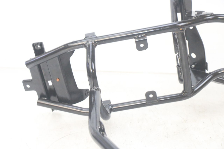 photo de FRONT FAIRING BRACKET PIAGGIO MP3 HPE 300 (2019 - 2026) - Zoom on usage condition