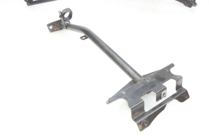 photo de FRONT FAIRING BRACKET PIAGGIO MP3 LT 300 (2010 - 2016)