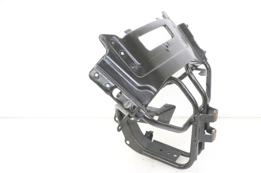 photo de FRONT FAIRING BRACKET GILERA NEXUS 125 (2009 - 2013)