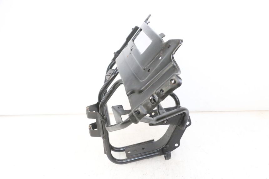 photo de FRONT FAIRING BRACKET GILERA NEXUS 125 (2009 - 2013)