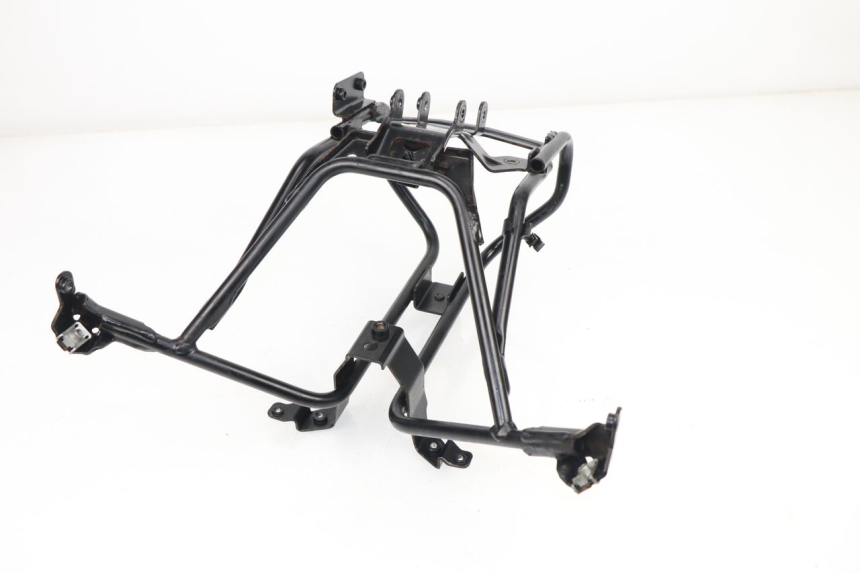 photo de FRONT FAIRING BRACKET PEUGEOT SATELIS 125 (2006 - 2009)