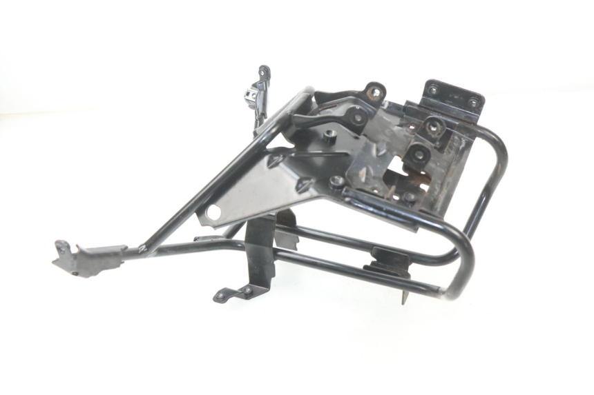 photo de FRONT FAIRING BRACKET PEUGEOT SATELIS 125 (2010 - 2012)