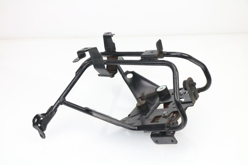 photo de FRONT FAIRING BRACKET PEUGEOT SATELIS 125 (2010 - 2012)