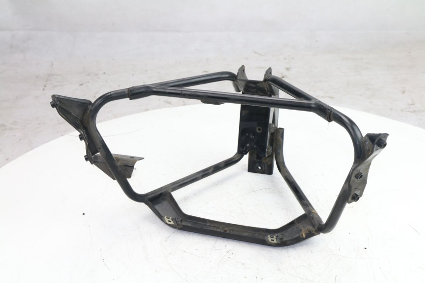 photo de FRONT FAIRING BRACKET PIAGGIO X9 125 (2000 - 2003)