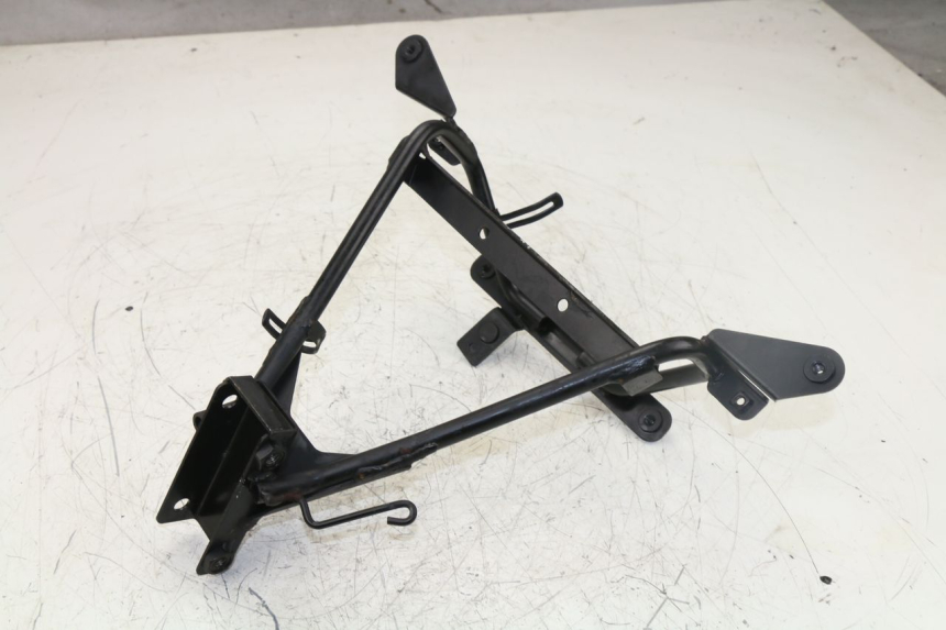 photo de FRONT FAIRING BRACKET DAELIM S2 125 (2006 - 2007)