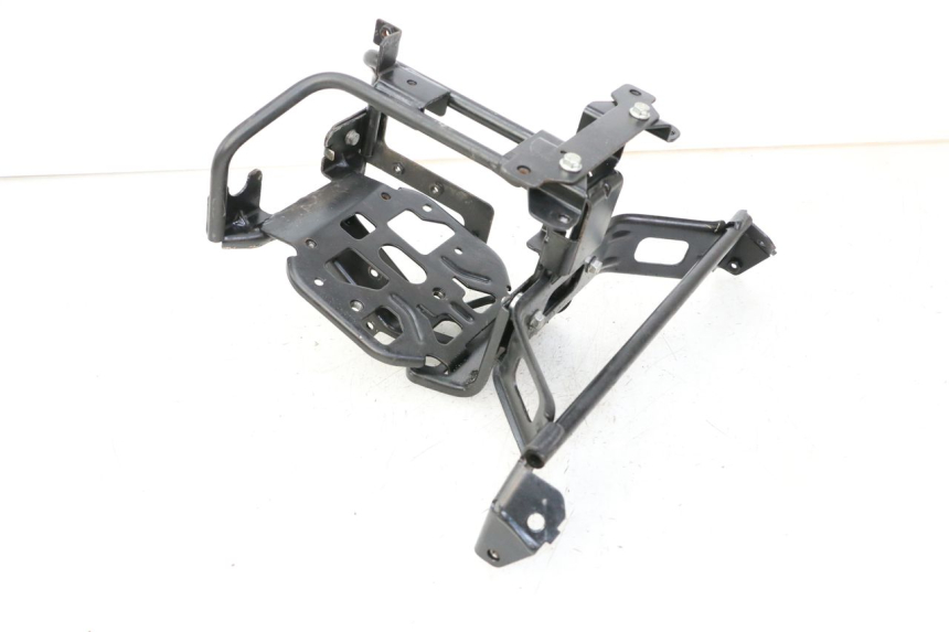 photo de FRONT FAIRING BRACKET PEUGEOT SATELIS 125 (2013 - 2018)