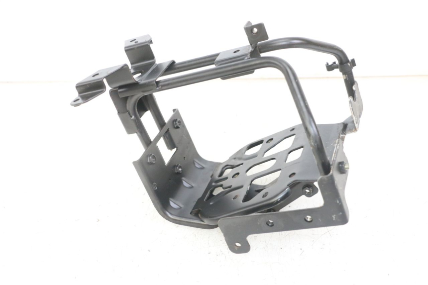 photo de FRONT FAIRING BRACKET PEUGEOT SATELIS 125 (2013 - 2018)