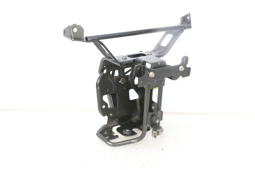 photo de FRONT FAIRING BRACKET PEUGEOT SATELIS 125 (2013 - 2018)