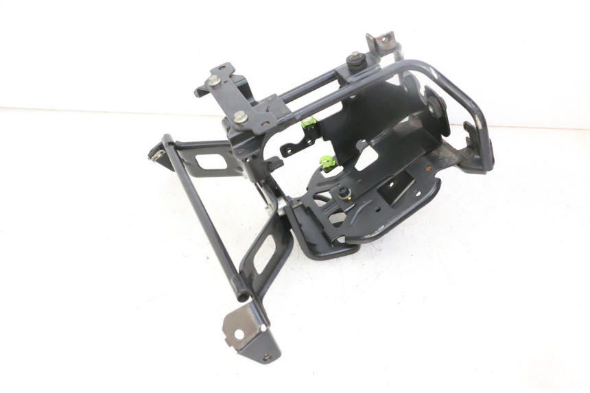 photo de FRONT FAIRING BRACKET PEUGEOT SATELIS 125 (2013 - 2018)