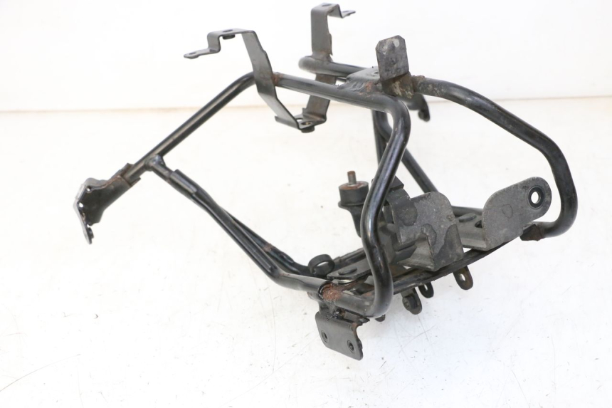 photo de FRONT FAIRING BRACKET PEUGEOT SATELIS 125 (2006 - 2009)