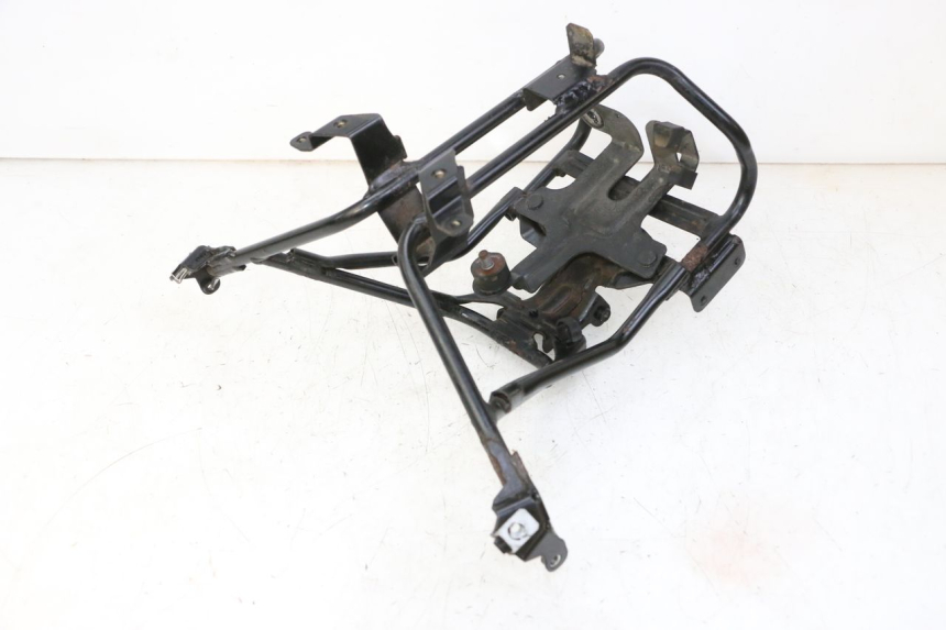 photo de FRONT FAIRING BRACKET PEUGEOT SATELIS 125 (2006 - 2009)