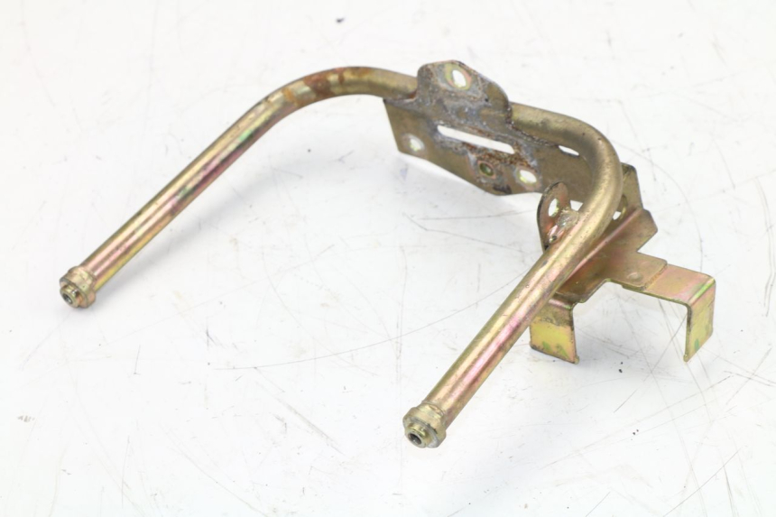 photo de FRONT FAIRING BRACKET HONDA SCV LEAD 100 (2003 - 2007)