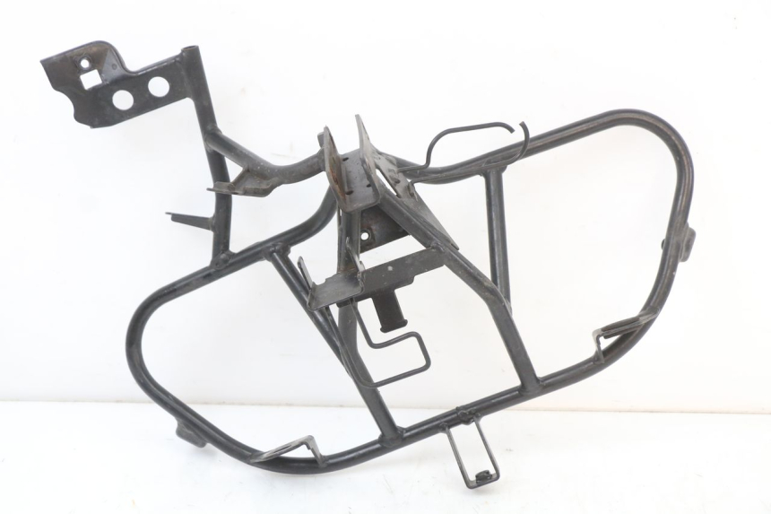 photo de FRONT FAIRING BRACKET SUZUKI BURGMAN 125 (2007 - 2014)