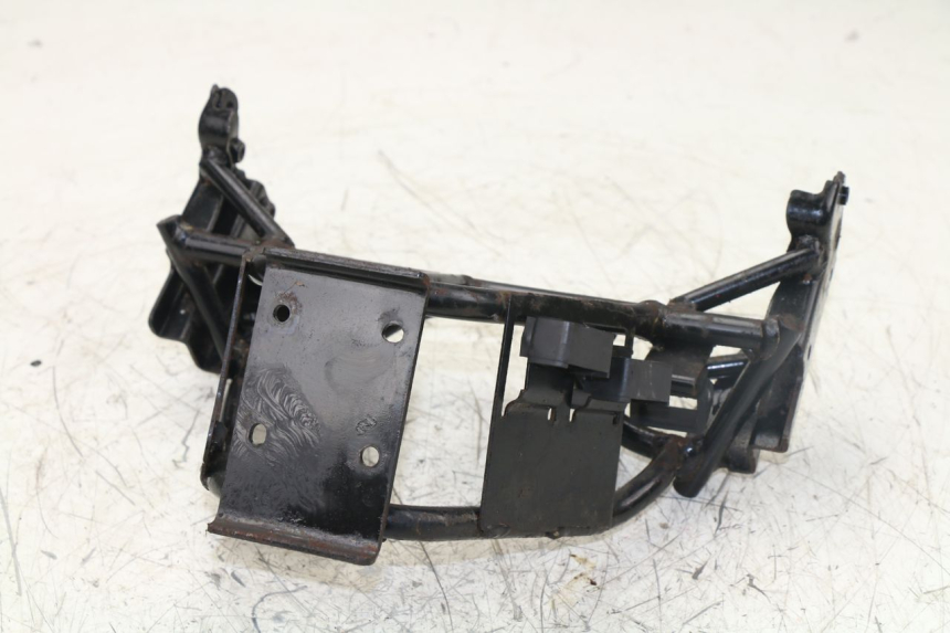 photo de FRONT FAIRING BRACKET SYM GTS 125 (2005 - 2008)