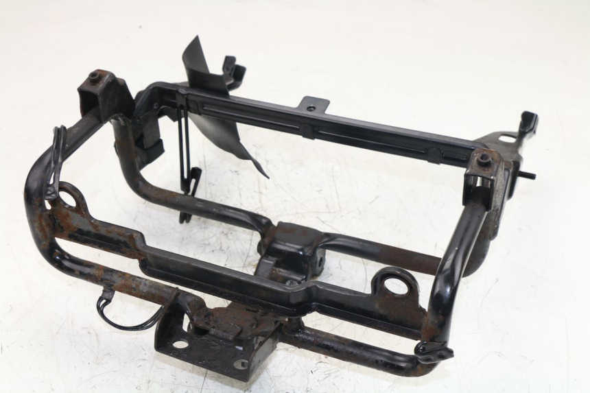 photo de FRONT FAIRING BRACKET SYM JOYRIDE 125 (2002 - 2009)