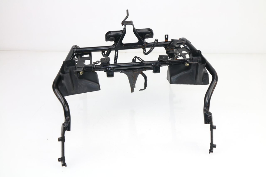 photo de FRONT FAIRING BRACKET HONDA VF 1000 (1984 - 1988)