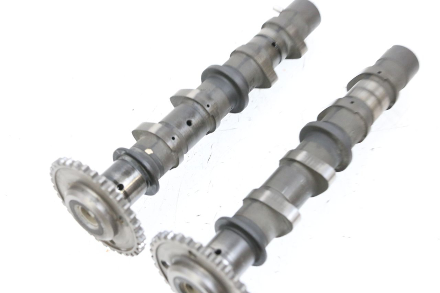 photo de CAMSHAFT SUZUKI BURGMAN EXECUTIVE ABS 650 (2006 - 2012) - High-resolution close-up