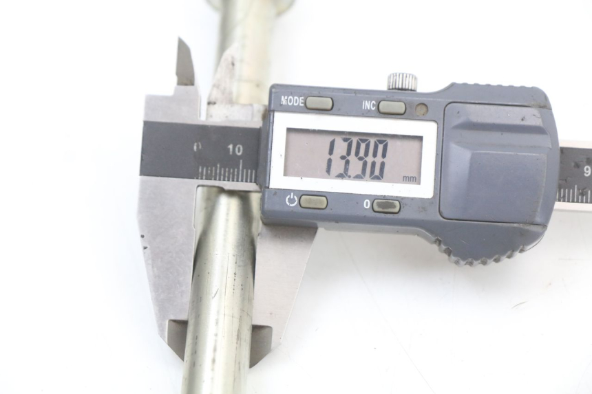 photo de SWING ARM AXLE SHERCO CITY CORP 125 (2003 - 2007)