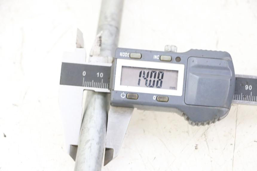 photo de SWING ARM AXLE APRILIA CLASSIC 125 (1995 - 2001)