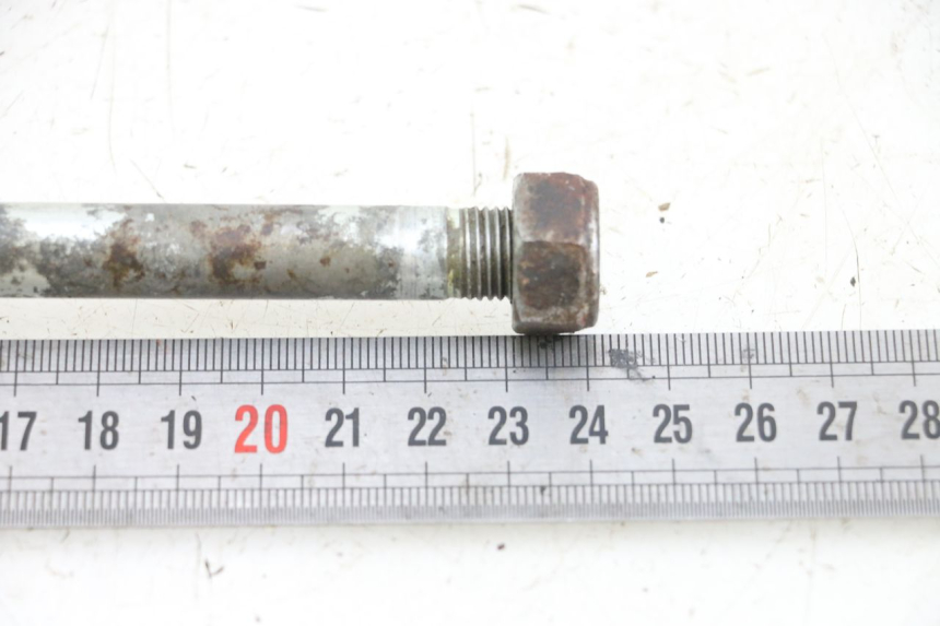 photo de SWING ARM AXLE YAMAHA DTLC 125 (1982 - 1987)