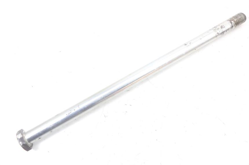 photo de SWING ARM AXLE SUZUKI GSX E 250 (1982 - 1983)