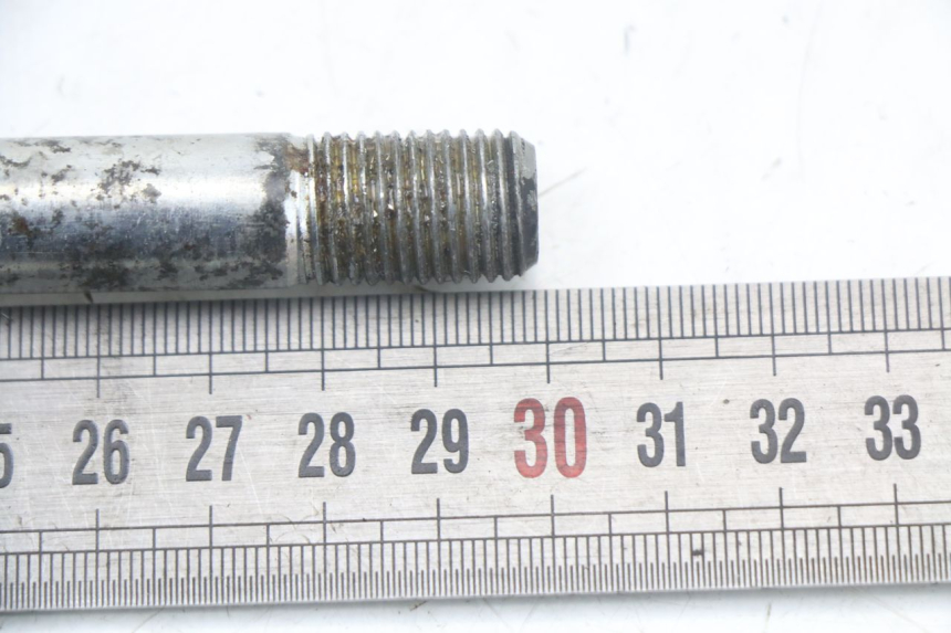 photo de SWING ARM AXLE SUZUKI GSX E 250 (1982 - 1983)